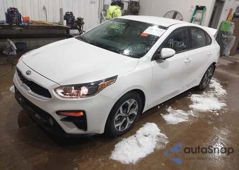 2021 Kia Forte Lxs z USA, uszkodzony, nr VIN 3KPF24AD8ME391540